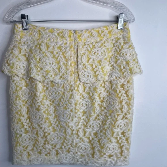 Mini skirt - Picture 2 of 2